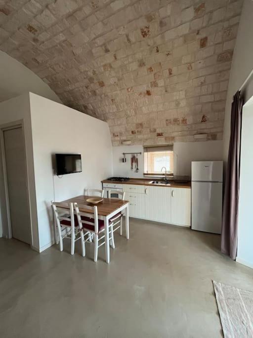 Villa Dominique Relax A Pochi Kilometri Dal Mare Carovigno Exteriör bild