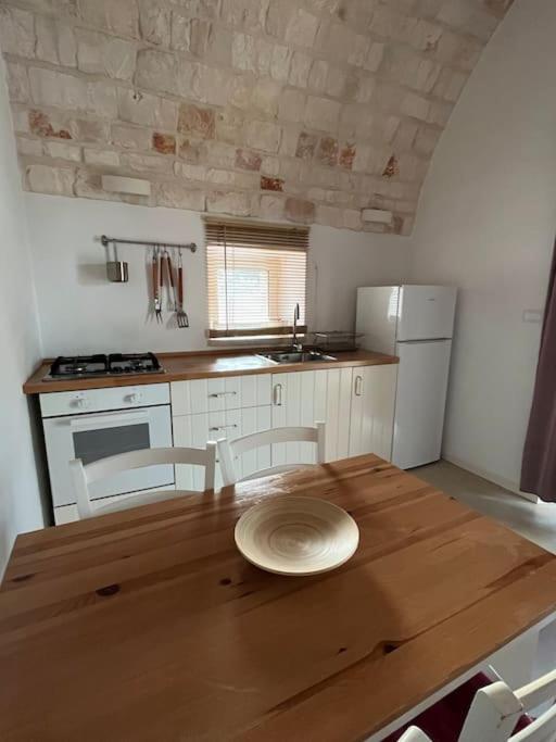 Villa Dominique Relax A Pochi Kilometri Dal Mare Carovigno Exteriör bild